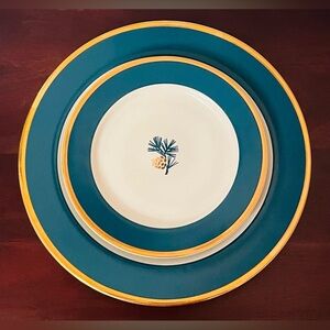 EDDIE BAUER HOME PINE CONE GREEN W/ GOLD TRIM 4 SALAD/DESSERT AND DINNER PLATES